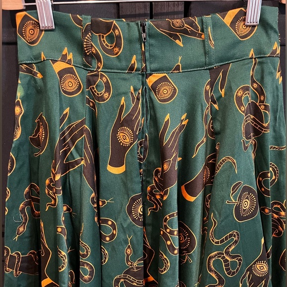 Pinup Couture PUG Laura Byrnes Green Swing Skirt In Garden Of Eden S, M, XL NWT - Picture 6 of 11